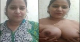 Bhabi Showing Her Bigboobs And Pussy