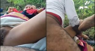 Bhabhi Outdoor Fucked By Lover